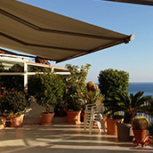 rinck_sonnenschutz-produkte-uebersicht-markise Markise auf einer Terrasse